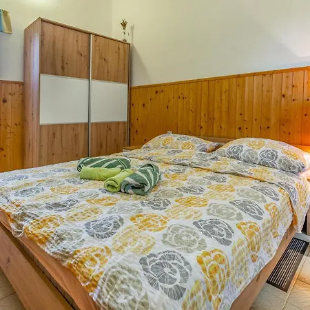 Apartman Cozy In With Wifi Liznjan